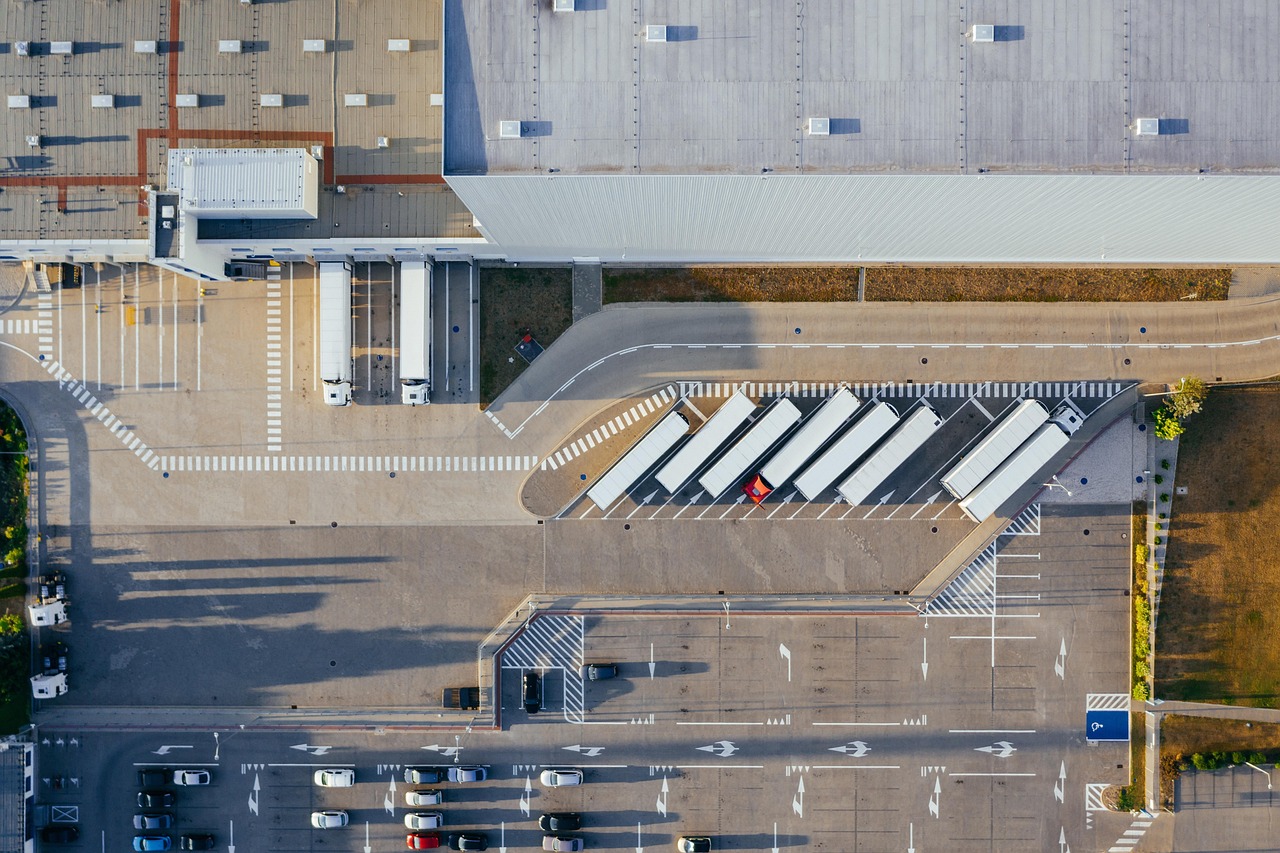 Prime vendor vs. distributor vs. systems integrator