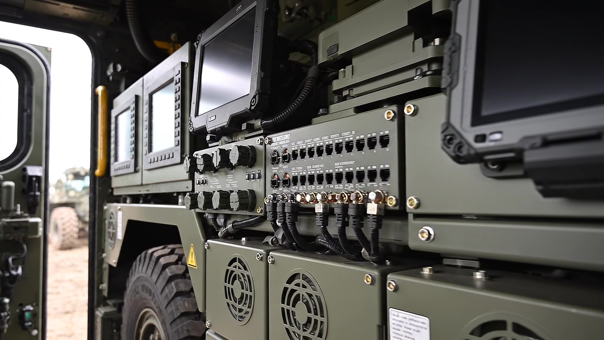 Autonomous mobile launcher control, Land (Land Domain), Unstrat