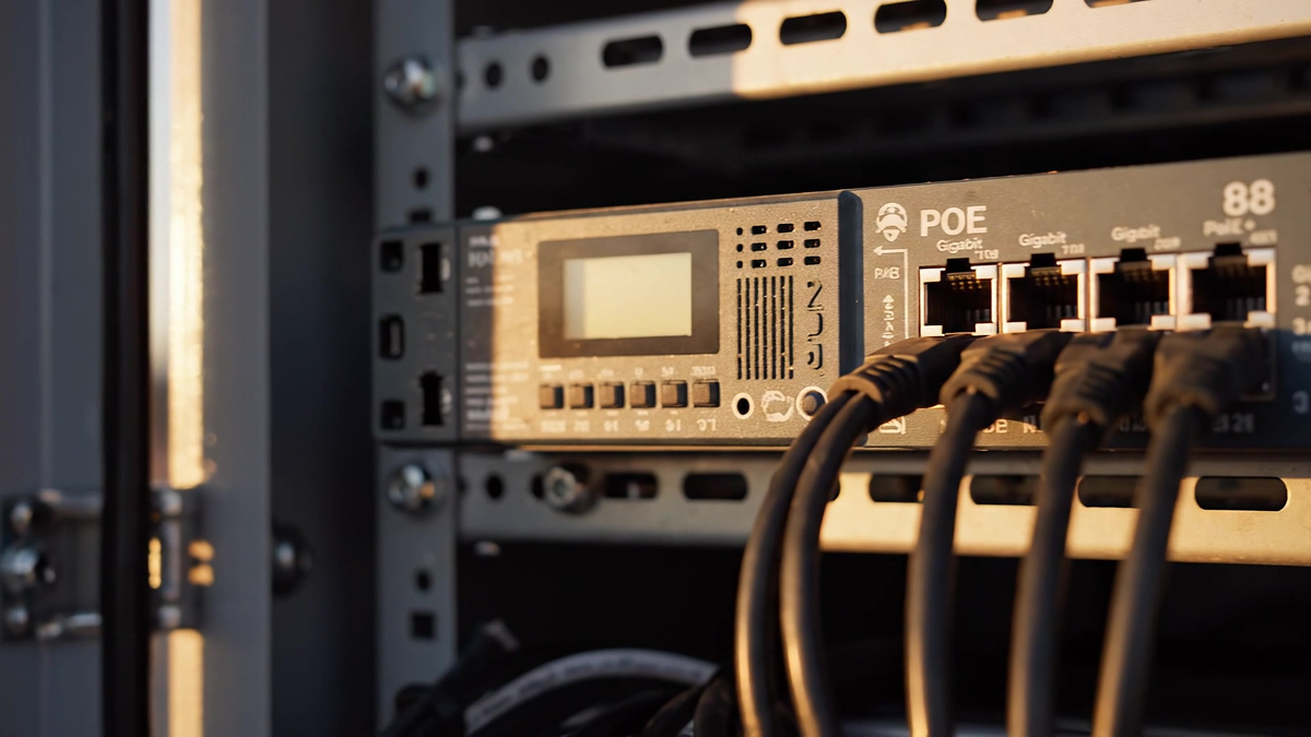 Eight-port PoE managed switch, Cyber (Cyber & Critical Infrastructure), Unstrat