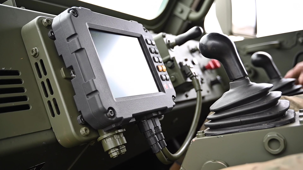 8.4-inch vehicle operator interface, Land (Land Domain), Unstrat