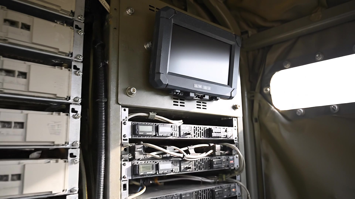 15-inch field display, Land (Land Domain), Unstrat